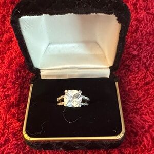 Elegant Silver Women's Ring